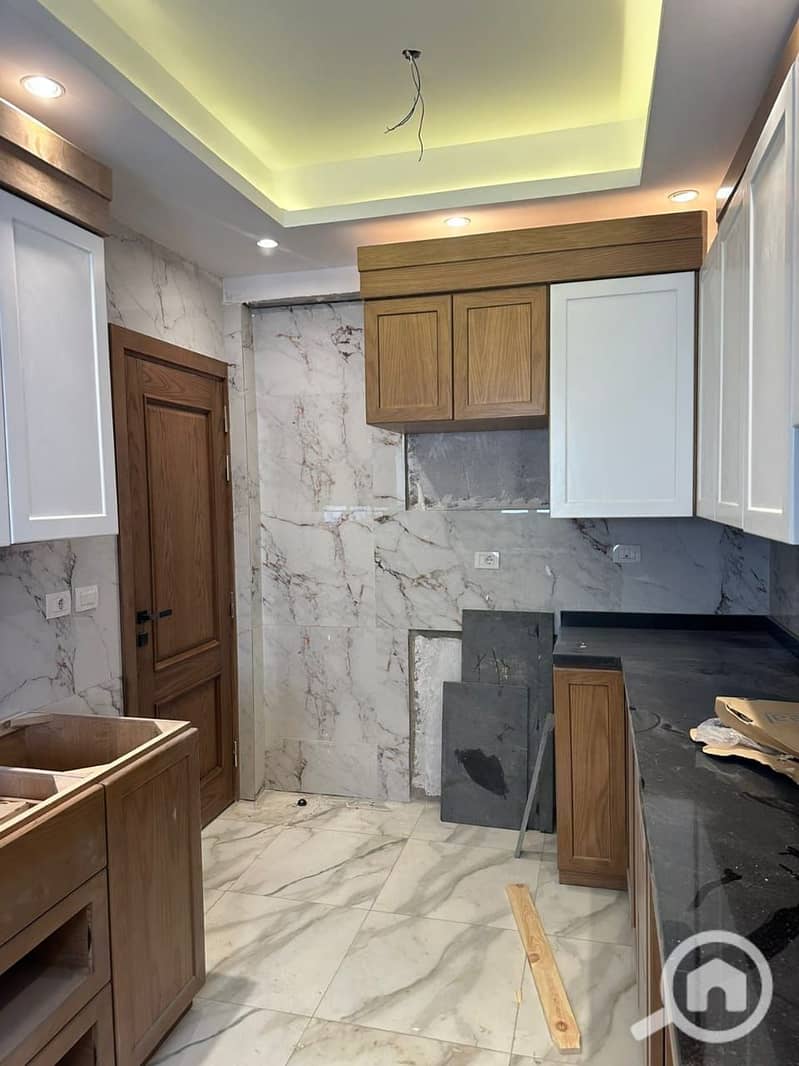 27 f6f5ff3f-fbc0-4e7f-8679-ce97eabe1df0. jpg