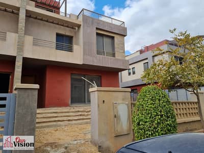 تاون هاوس 4 غرف نوم للبيع في 6 أكتوبر، الجيزة - فيلا كواترو او تاون كورنر (ريم ريزيدنس كمبوند) أمام جامعة النيل