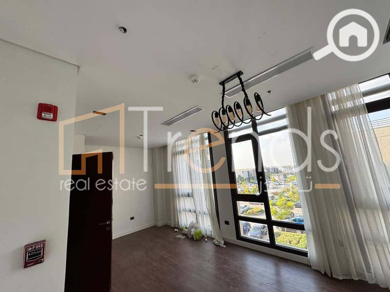 4 WhatsApp Image 2025-12-02 at 12.34. 00 (3). jpeg