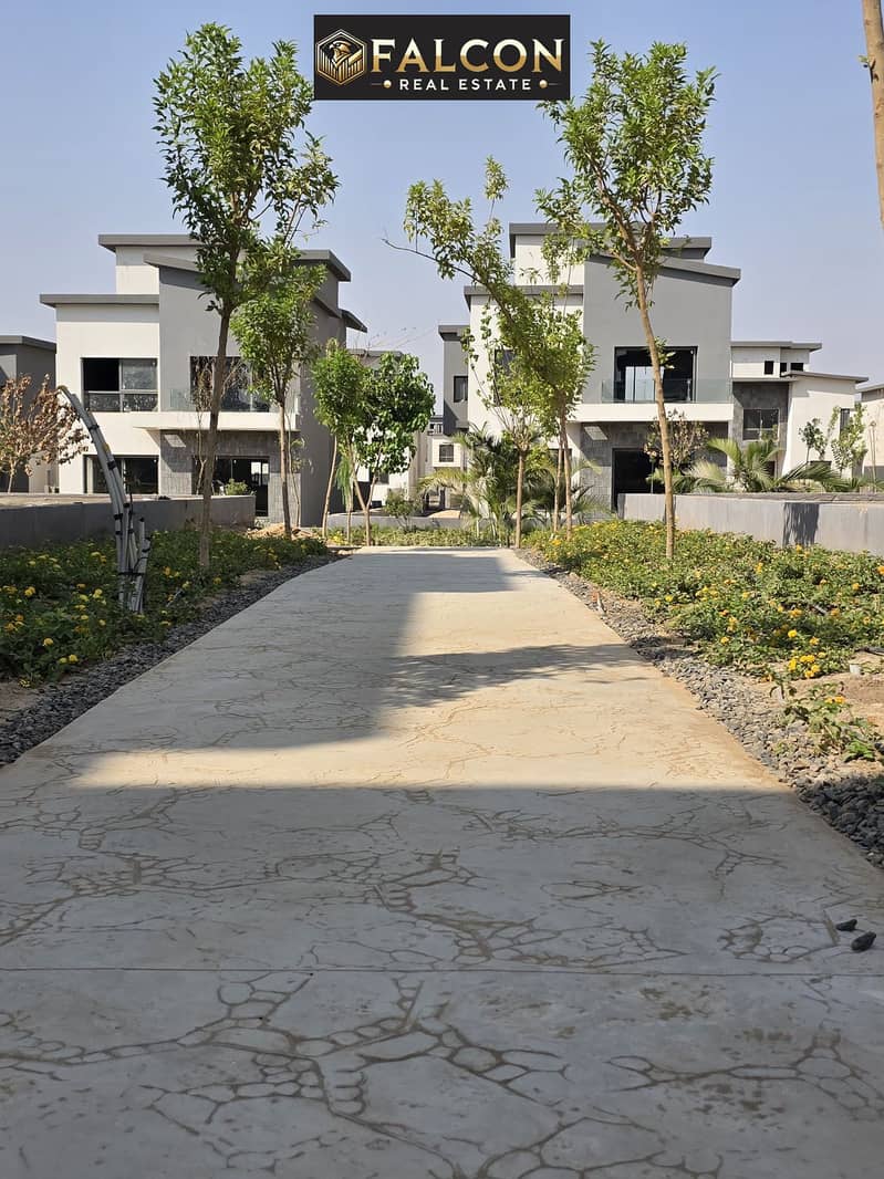 12 WhatsApp Image 2025-10-18 at 14.27. 42_3bdc7727. jpg