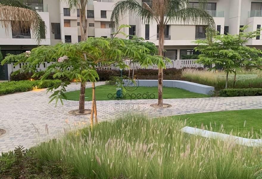 4 63e7aaa7-4403-4879-8239-9a8125a51a91. jpg