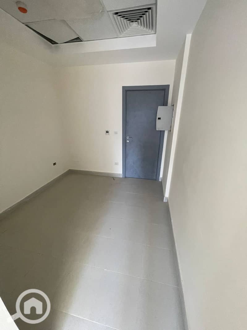 10 WhatsApp Image 2025-12-02 at 3.35. 05 PM (1). jpeg