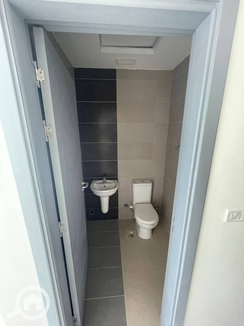 12 WhatsApp Image 2025-12-02 at 3.35. 06 PM (1). jpeg