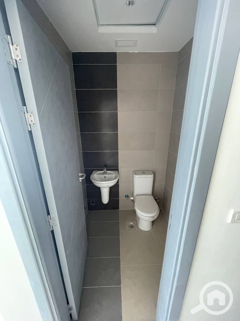 28 WhatsApp Image 2025-12-02 at 3.35. 14 PM (1). jpeg