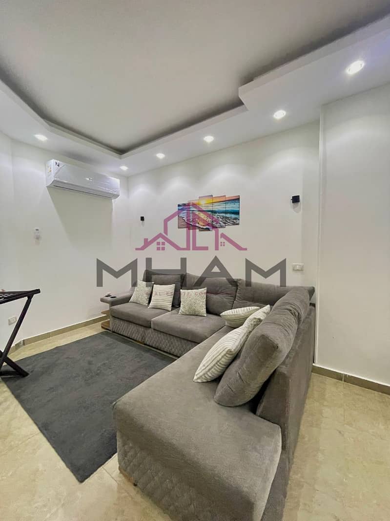 3 photo_5870985174697315651_y. jpg