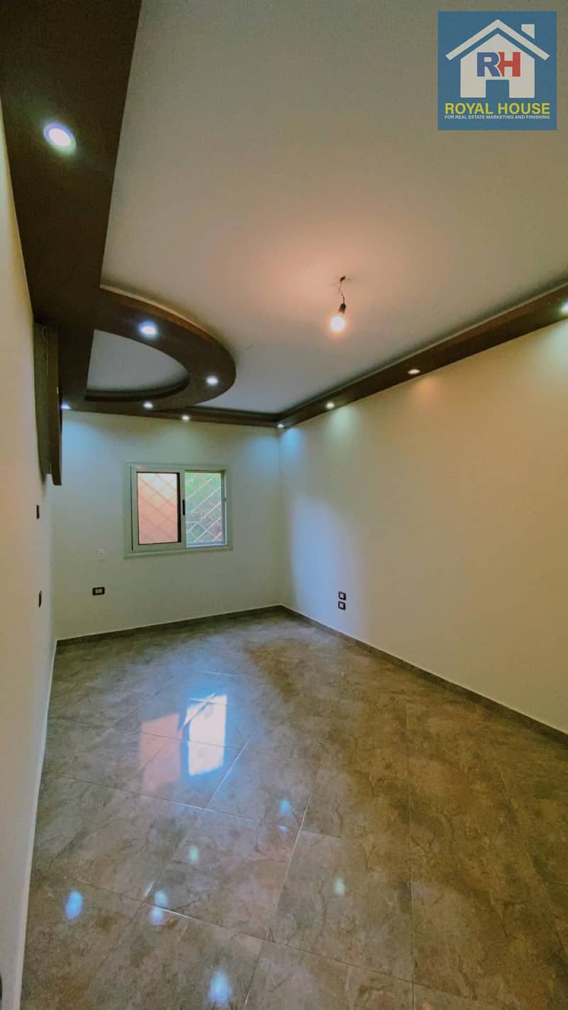 12 c5c77365-dfd5-43f4-8d95-a791ea91fff8. jpg