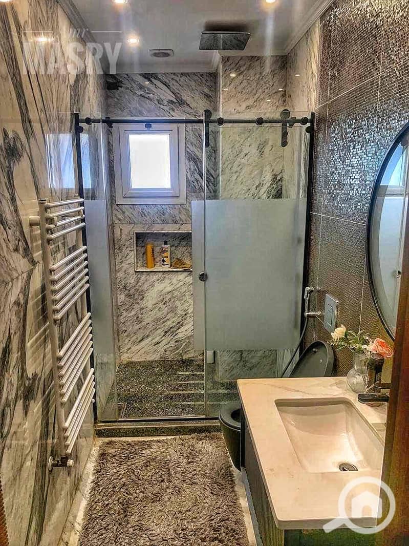 12 7312477e-39ae-4614-b494-cbaf04758960. jpg