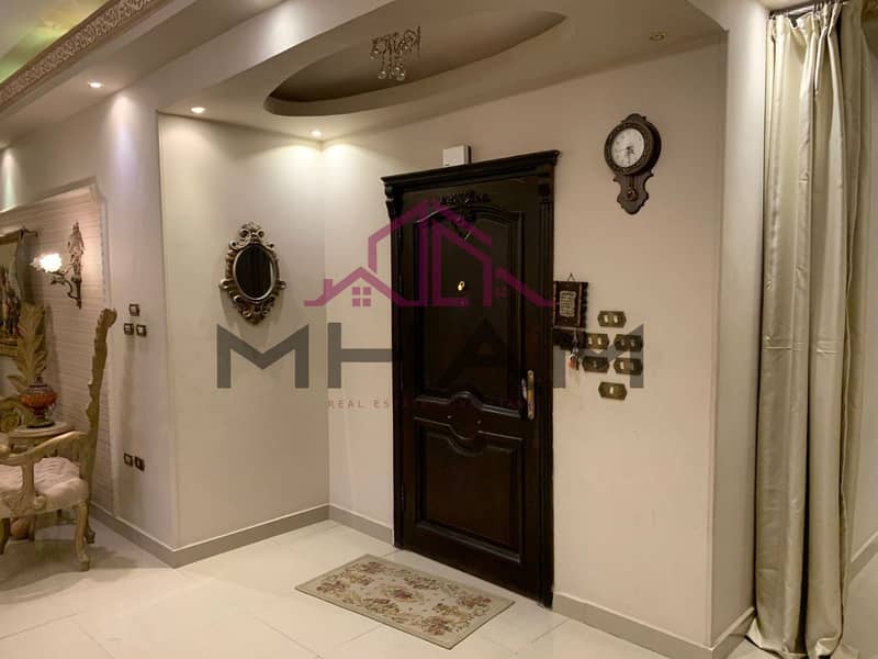 6 photo_5868603928864295811_y. jpg