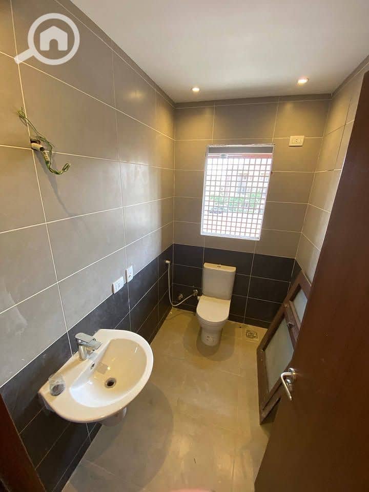 5 f2c77001-1e44-4e3d-be68-40ed117b1c6d. jpg