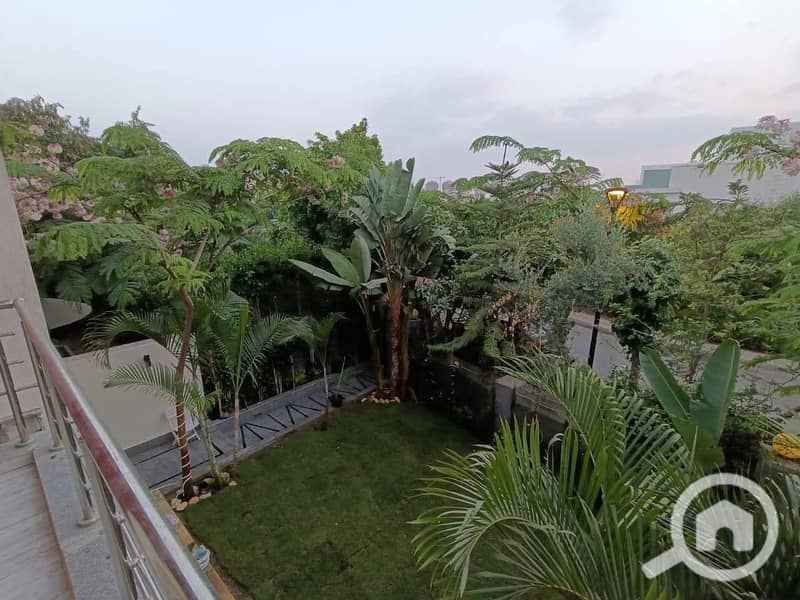 8 e3c9c07a-824b-4ca5-8948-5cb877a016da. jpeg