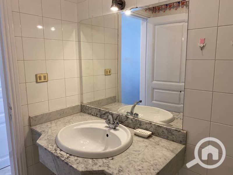 5 ee9451ee-6ac6-492d-ad4e-04e4bf76f8d1. jpg