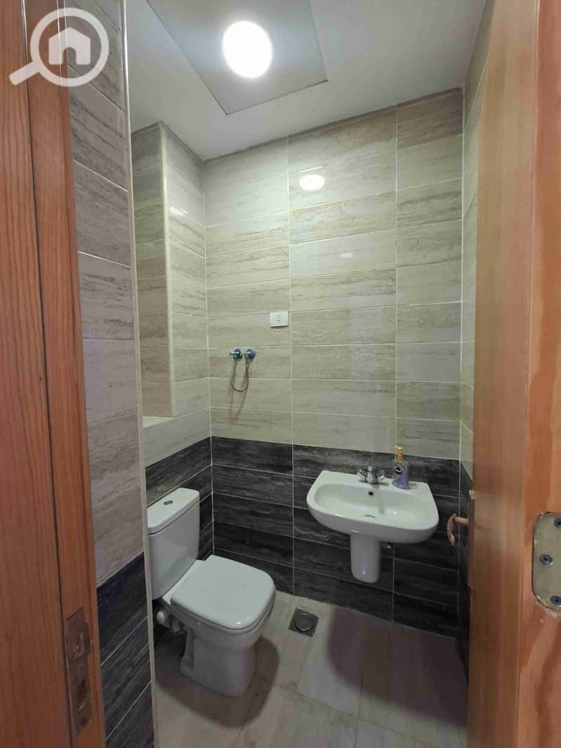 6 ٢٠٢٥١٢٠٣_١٣١٩٢٠. jpg