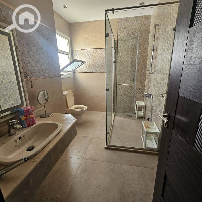 6 a539aa23-faf3-428e-adf4-74a63a51e0fd. jpg