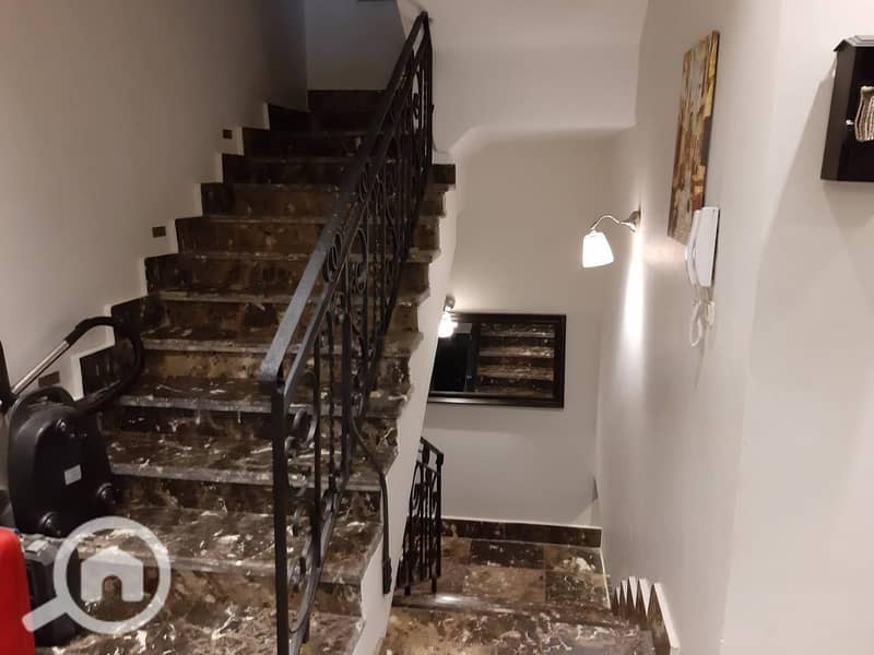 17 e63a1fcb-4b4e-46d5-bd2e-4b288e5e5b67. jpeg