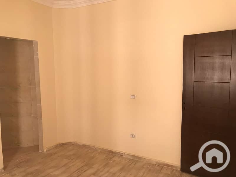 12 WhatsApp Image 2025-10-19 at 15.06. 04_dd2811e3. jpg