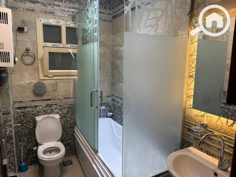 2 72b1a92f-b98b-4f4c-938f-bfa4bb5a075c. jpg