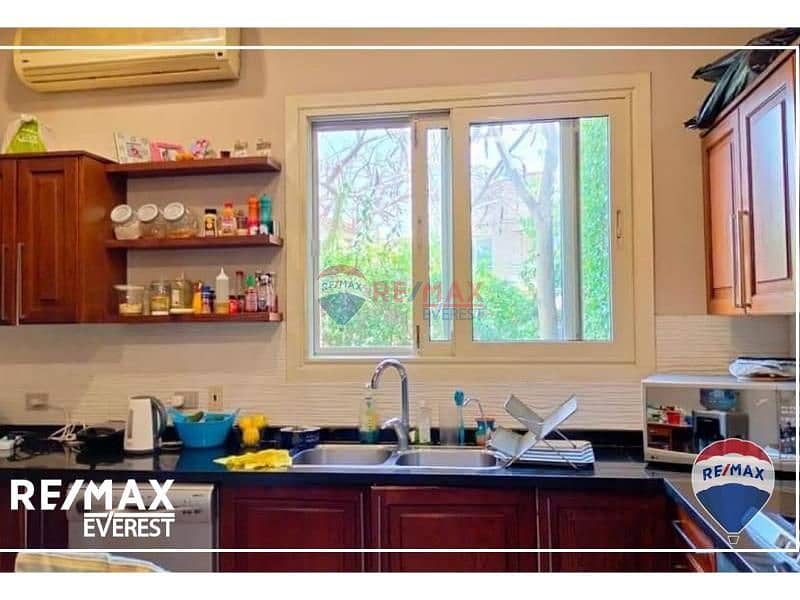 9 0e749c4b-2c51-4eaa-8bd6-cca6f8835bc9. jpg