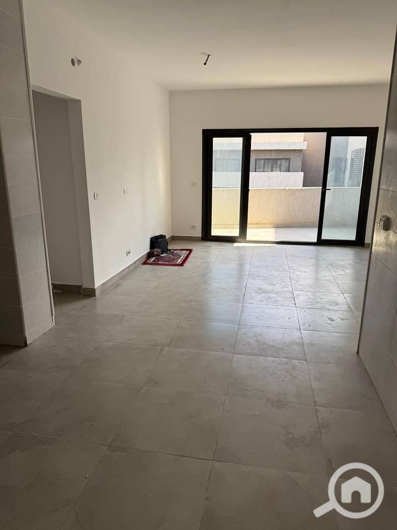 2 e40cf265-e35e-4a81-bd52-68f6cd880ab4. jpg