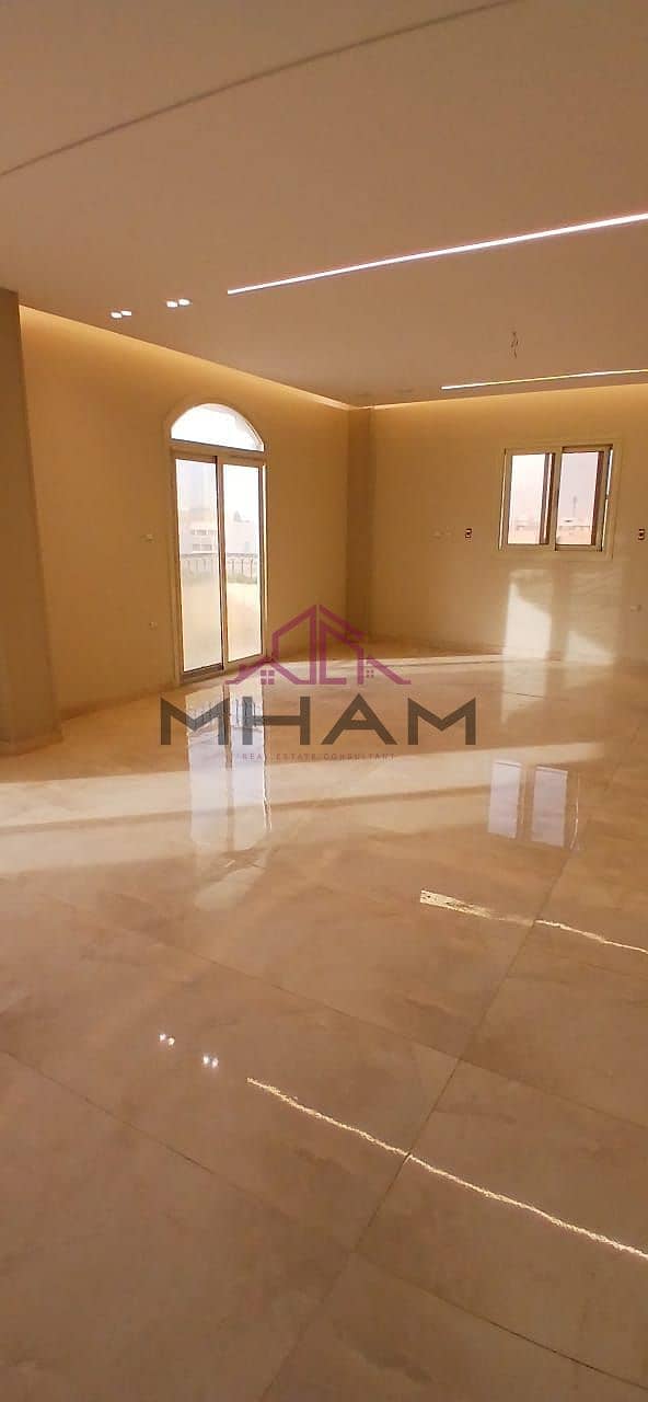 2 photo_5870452740486532253_y. jpg