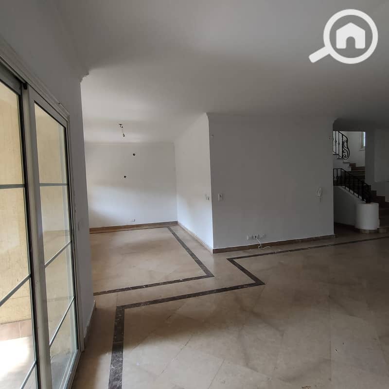 12 ca767562-8800-4491-8f70-b3abedbeb684. jpg