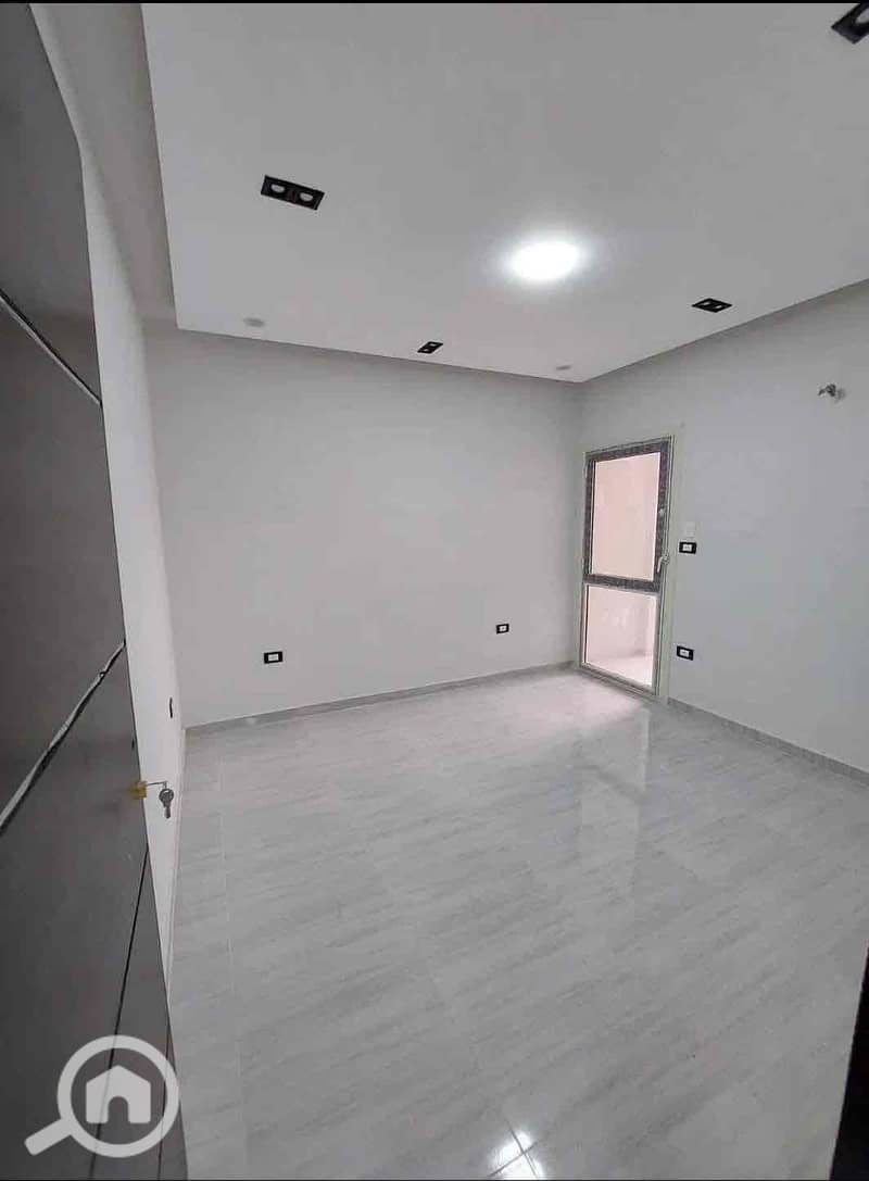 2 8011b3d1-6f59-4e22-b398-1f6a2c1a5427. jpg