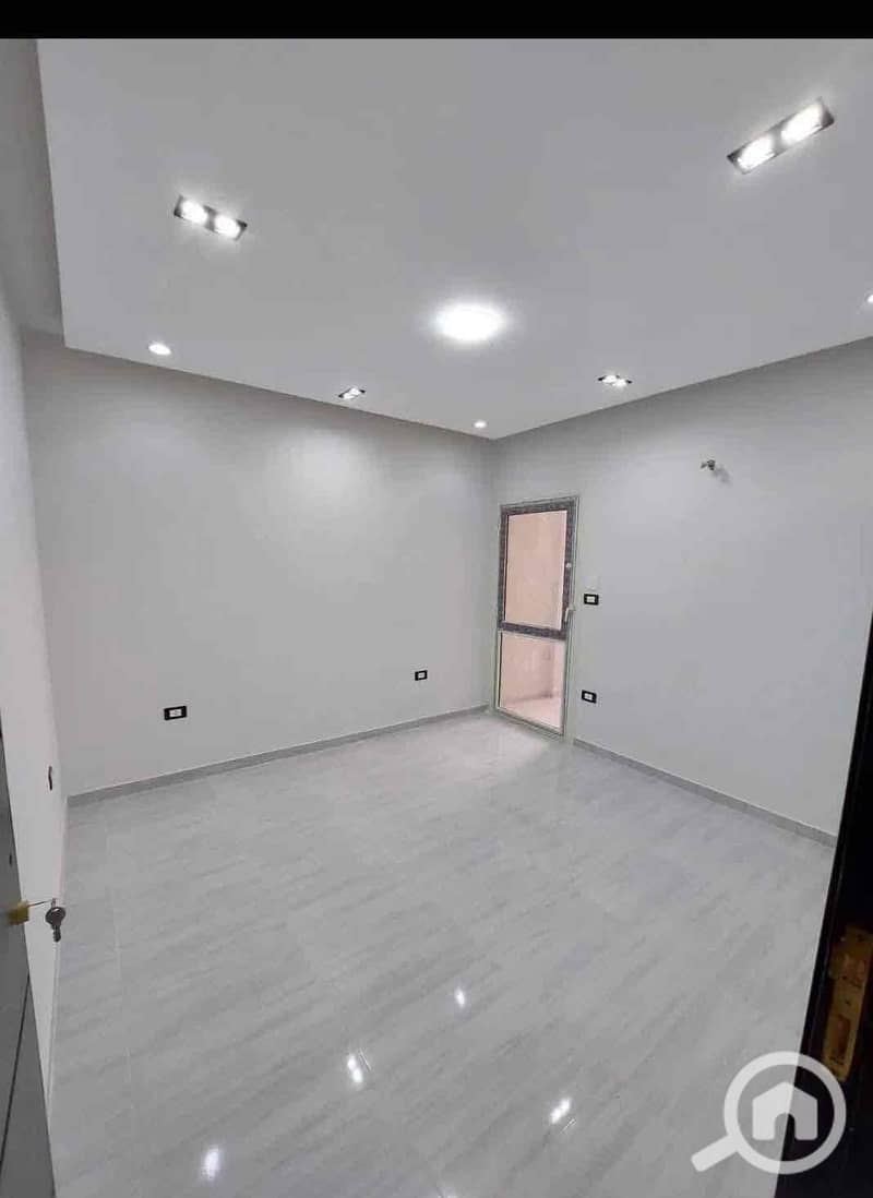 3 817f8875-169c-44c2-8fd8-04e8bc5d4369. jpg