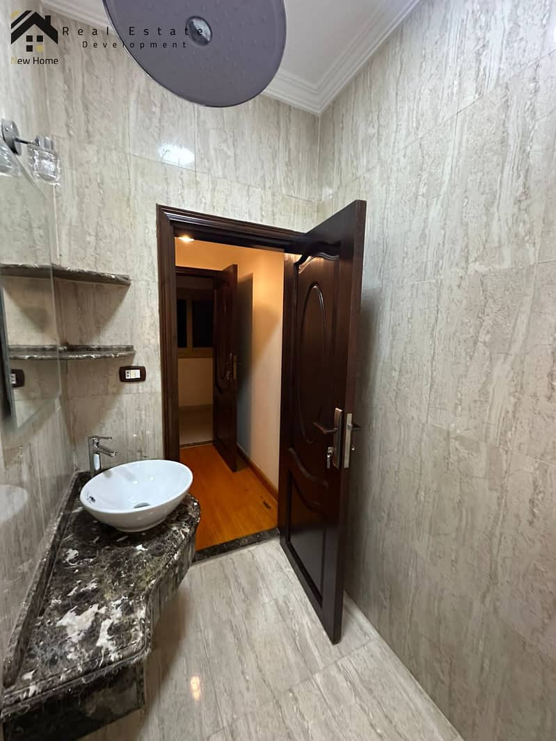 5 WhatsApp Image 2025-10-04 at 13.42. 26_32b1f67e. jpg