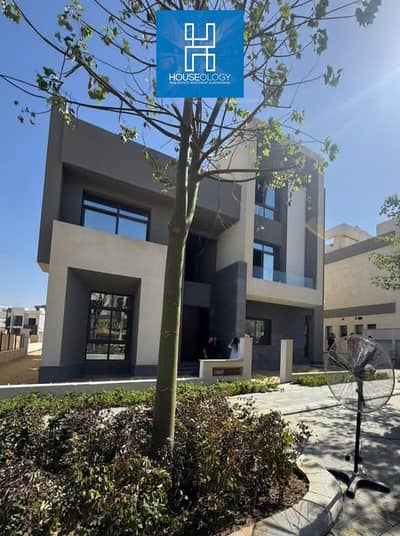 5 Bedroom Villa for Sale in New Cairo, Cairo - 594076655_1380637417131154_5630872189256134936_n. jpg