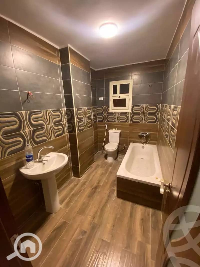 3 32f0dfe2b06243cea52dd5c6b98a1410. jpg