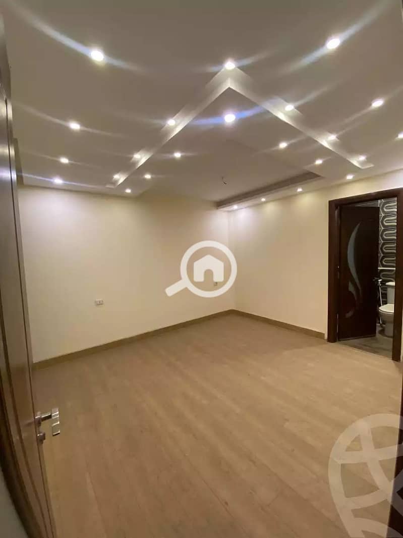 5 28450eda52a044d9bdb6846d19f4f401. jpg