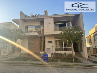 توين هاوس 3 غرف نوم للبيع في القاهرة الجديدة، القاهرة - 2bab28a4-b5af-405d-bf88-43e44c10ee73. jpg توين هاوس 3 غرف نوم للبيع في القاهرة الجديدة، القاهرة - 2bab28a4-b5af-405d-bf88-43e44c10ee73. jpg