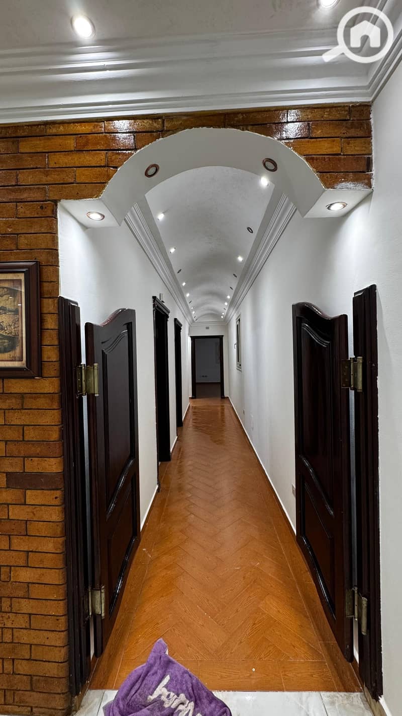 10 cd147ba1-d6af-400f-83a8-5a9f9f073272. jpeg