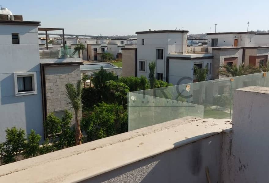 11 981f19be-7e38-4e1a-9e47-8d0ce99acd42. jpg