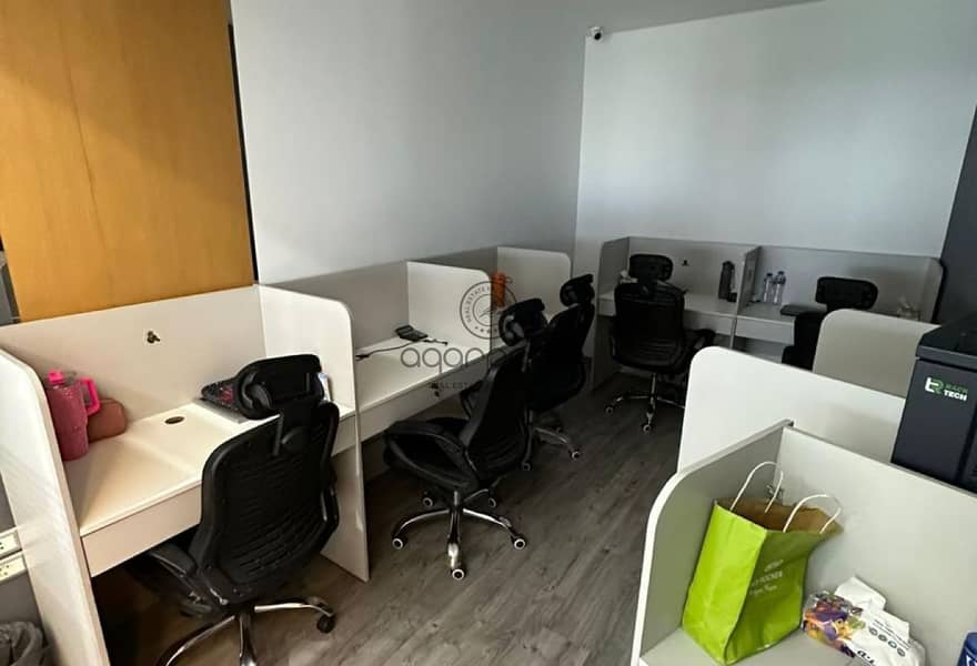 10 b4888f9b-9531-42f6-8240-ea43454edc4a. jpg