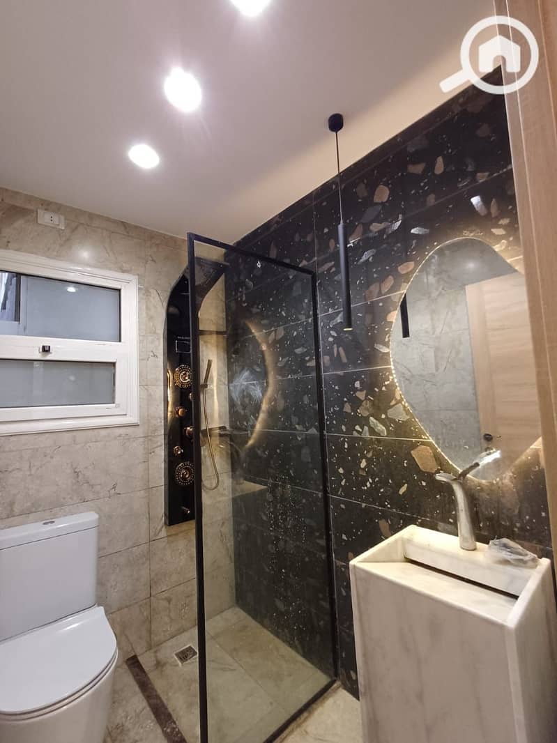 8 081de7ac-25b8-4c7f-8eb7-630703b159bf. jpg