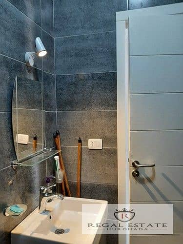 8 56aaae71-f322-4401-ad1c-89a0db7cb6c5_e4602_lg. jpg