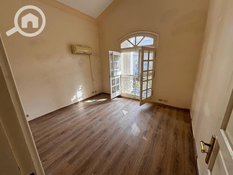 4 10f425ac-dcc4-4547-a173-27f688e2b8d3. jpeg