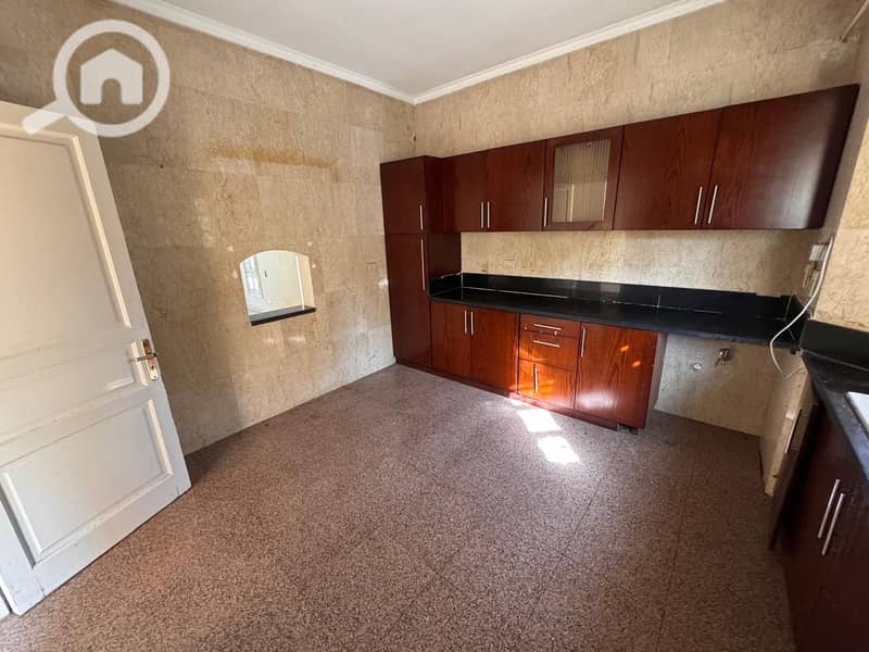 15 18d6d7de-3ffa-4452-9b9f-e07907585ae5. jpeg