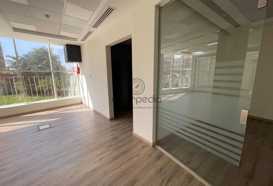 2 6e025afd-b2f6-485e-9f04-85e1ef835712. jpg