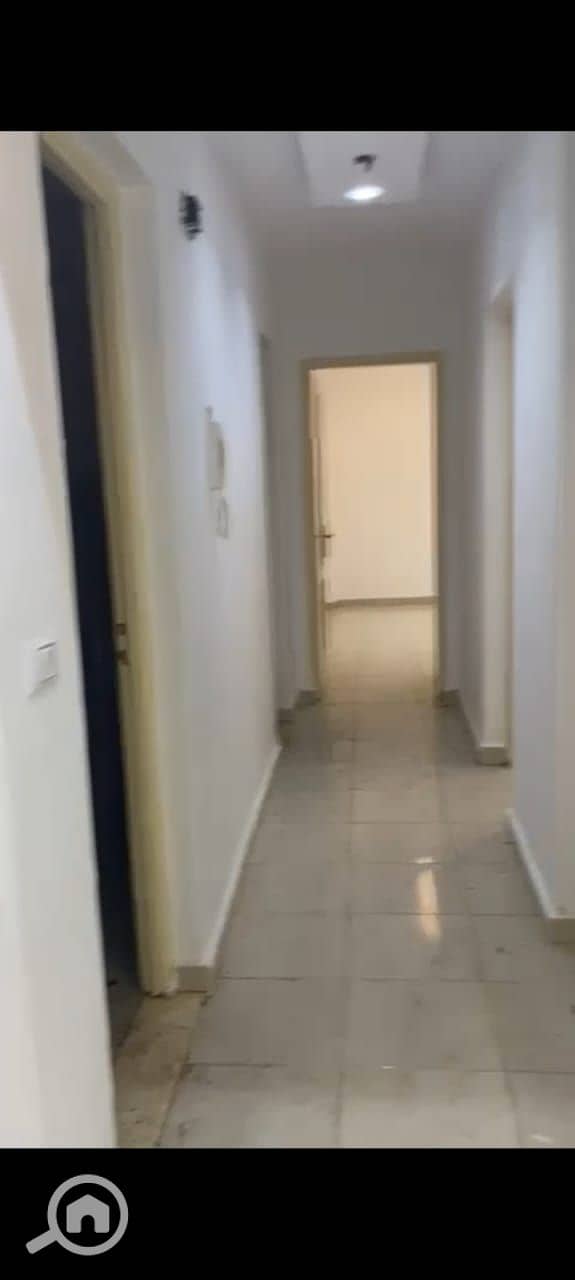 4 04eee2d1-7754-4d73-bc39-b9881de2f7cd. jpg