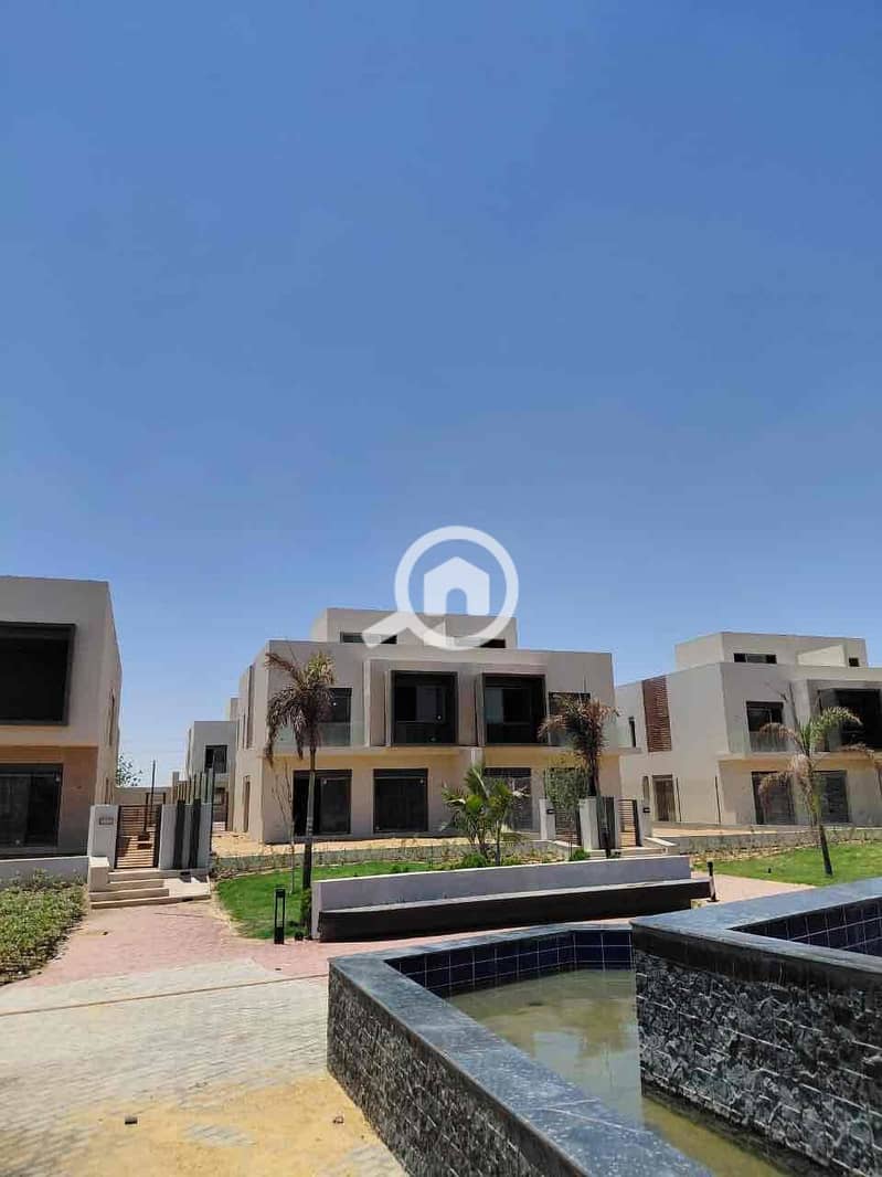 12 0e4a291a-8239-4b3b-991c-ba14eefa87e0. jpg