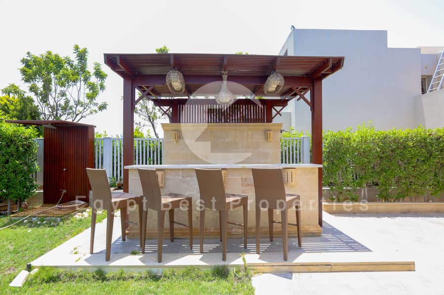 19 1 - Outdoor Space Swimming Pool + Garden (3). jpg