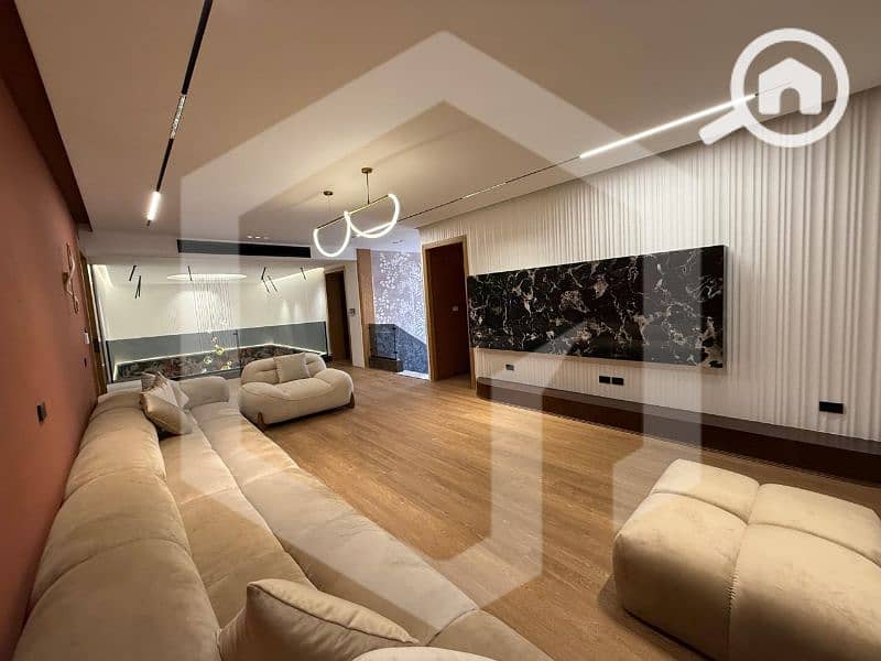 7 Royal Meadows 7. jpg