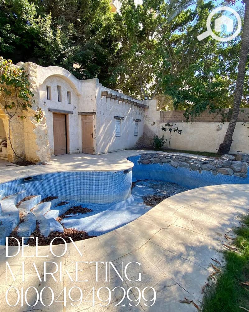 5 Clean Vintage Photo Collage Fall Fashion Instagram Post. png. png