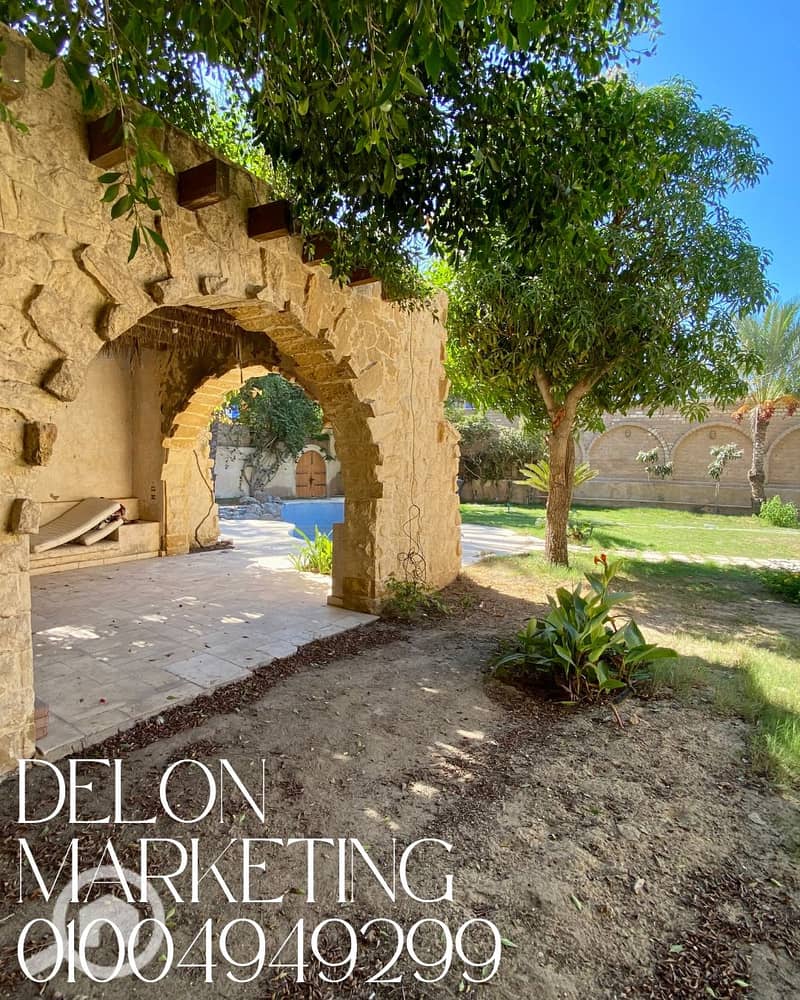 7 Clean Vintage Photo Collage Fall Fashion Instagram Post. png. png