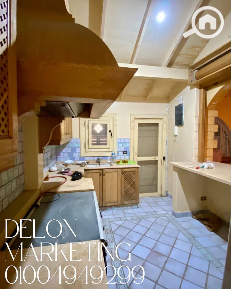 14 Clean Vintage Photo Collage Fall Fashion Instagram Post. png