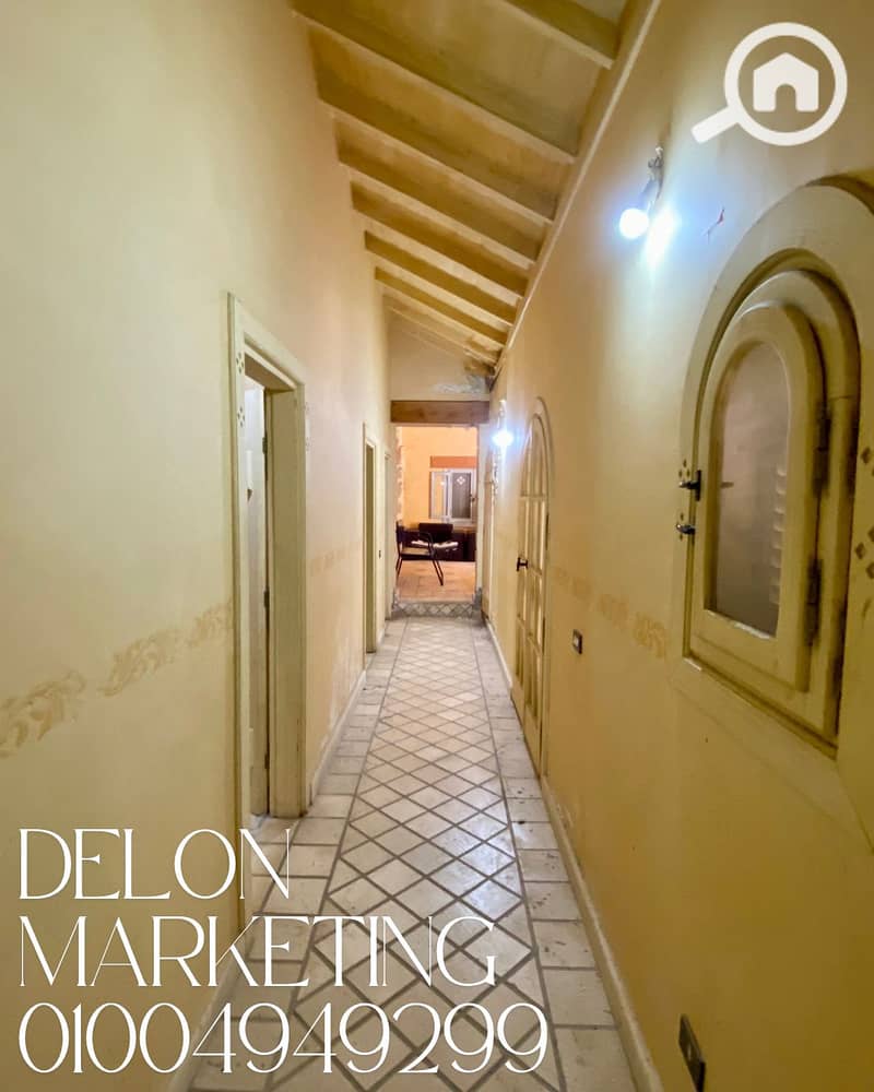 16 Clean Vintage Photo Collage Fall Fashion Instagram Post - 1. png