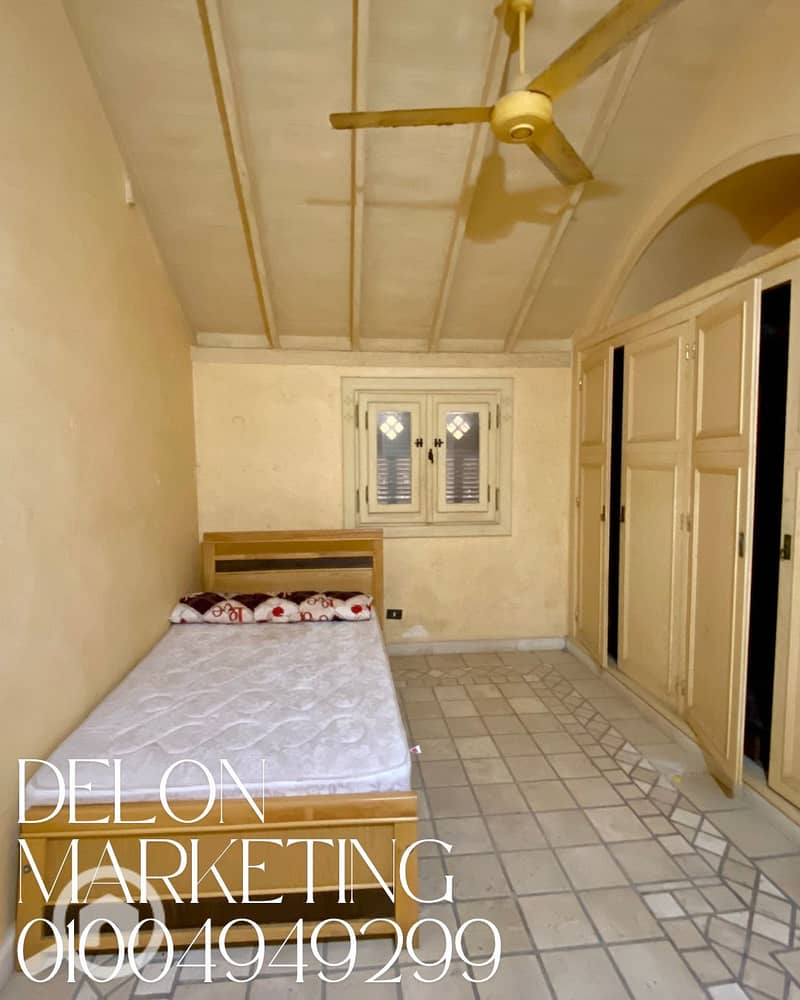 17 Clean Vintage Photo Collage Fall Fashion Instagram Post. png