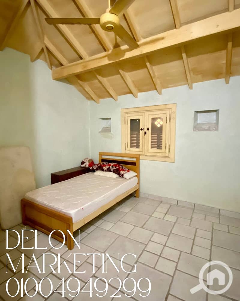 19 Clean Vintage Photo Collage Fall Fashion Instagram Post - 1. png