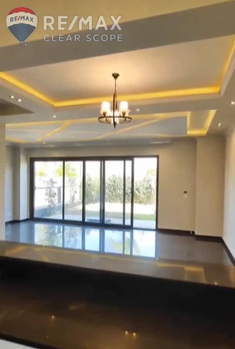 4 d5604ab2-5d63-4c52-9270-1be9f47a45a2. jpeg